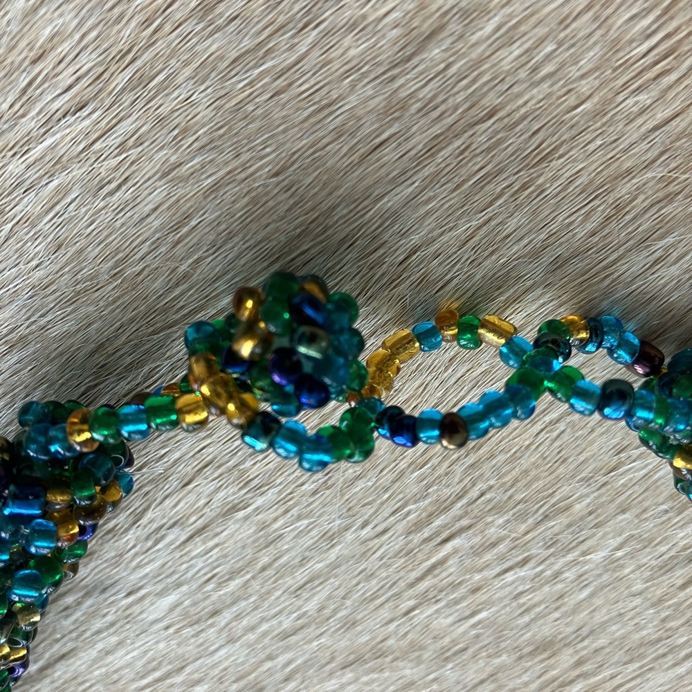 Handcrafted beaded necklace - Picture 7 of 9